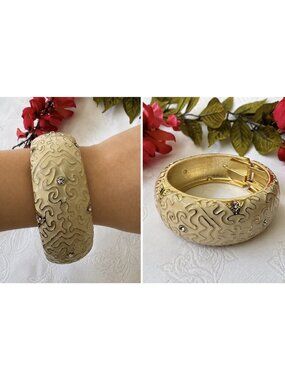 Sequin Enamel 1.2" Wide Cream Gold Rhinestone Bangle Bracelet Hinged NEW